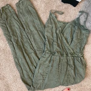 Abercrombie green jumpsuit with pockets